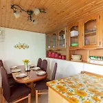 Sunflower House With Jacuzzy And Sauna 別荘 Vitanje