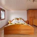 別荘 Sunflower House With Jacuzzy And Sauna Vitanje