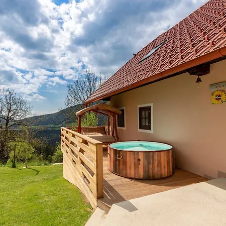 Nyaraló Sunflower House With Jacuzzy And Sauna Vitanje