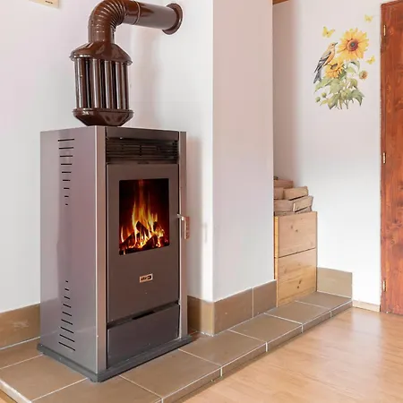 Sunflower House With Jacuzzy And Sauna