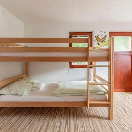 Nyaraló Sunflower House With Jacuzzy And Sauna Vitanje