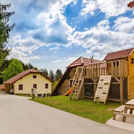 Sunflower House With Jacuzzy And Sauna Počitniška hiša *