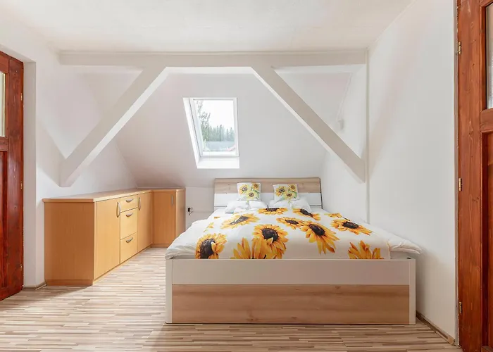 度假居 Sunflower House With Jacuzzy And Sauna