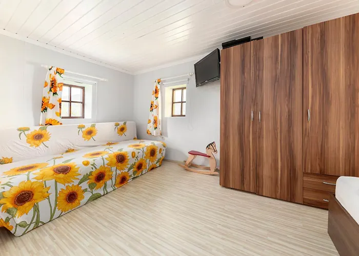 Sunflower House With Jacuzzy And Sauna Vitanje