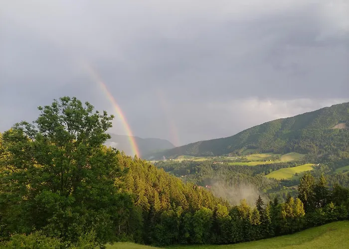 Počitniška hiša Sunflower House With Jacuzzy And Sauna Vitanje